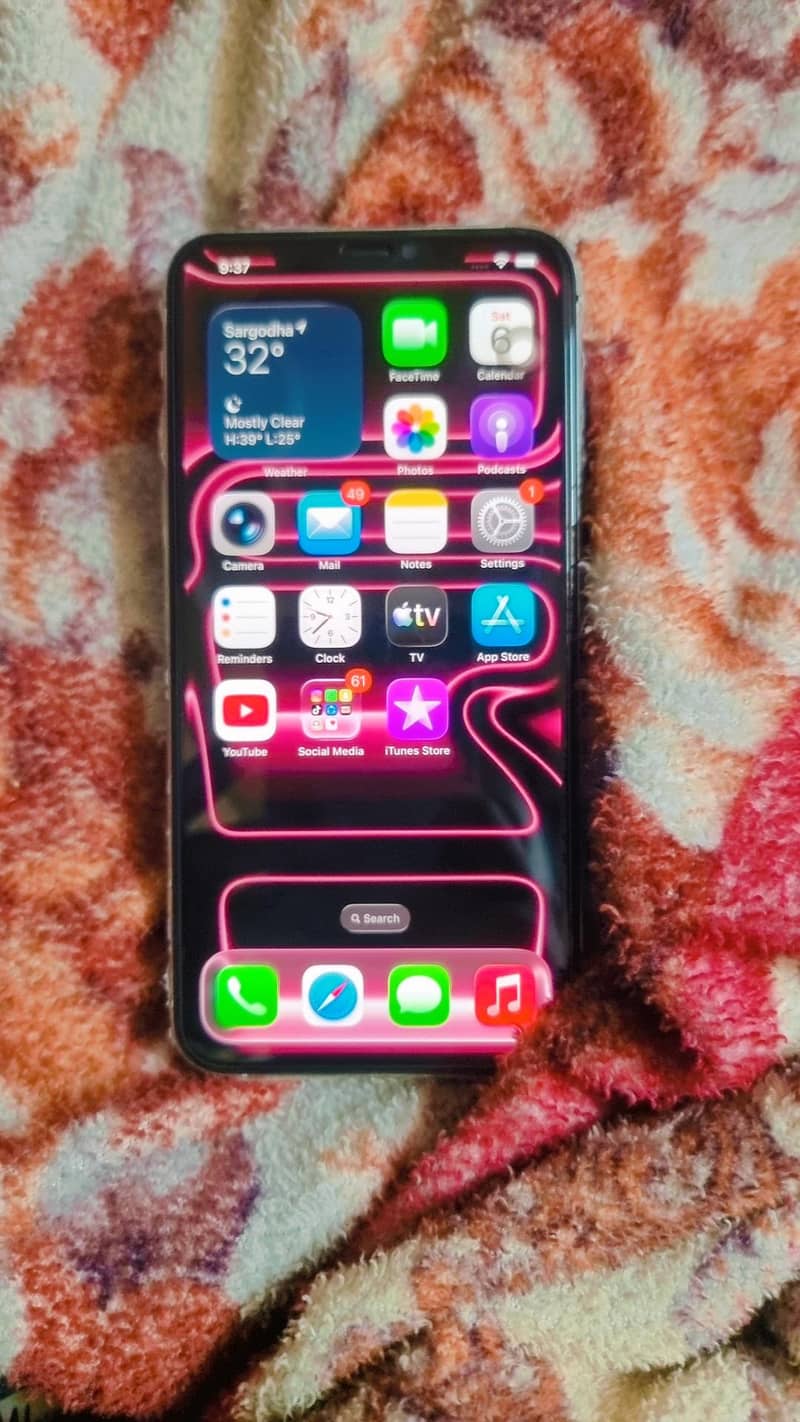 IPHONE 11 PRO MAX 8