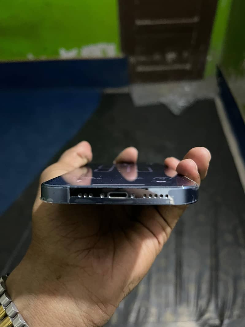 Apple iPhone 13 Pro 3