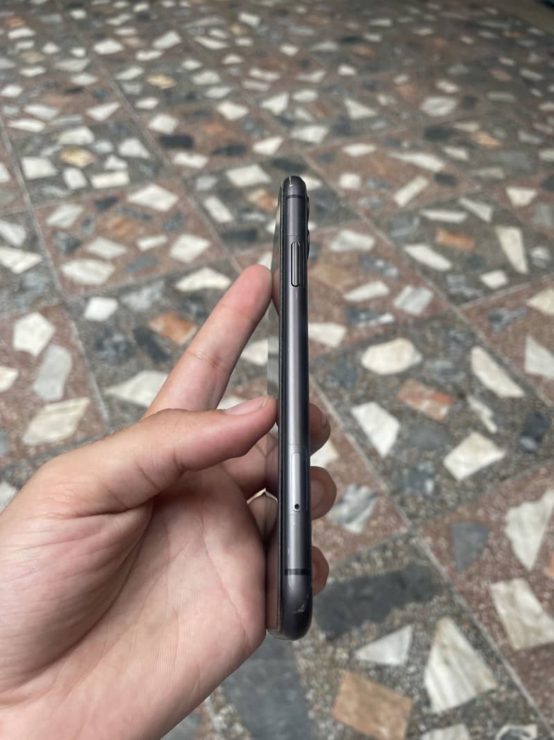 Apple iPhone 11 2