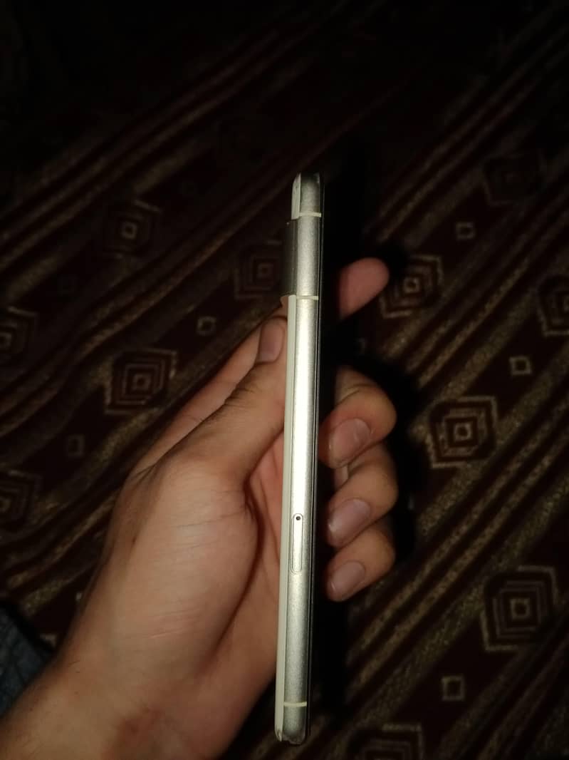 Google Pixel 7 4