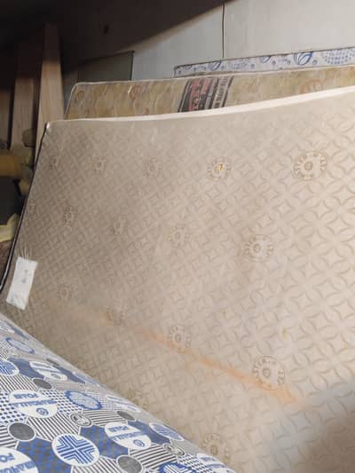 Use Mattress King size are available