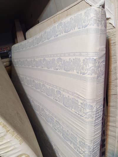 Use Mattress King size are available