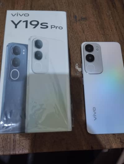 Vivo Y19s pro 2 man warnti baki hai 6 128