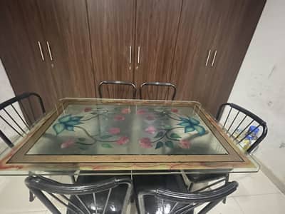 Dinning table + 6 chairs