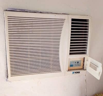 0.75 ton ac good condition digital hai