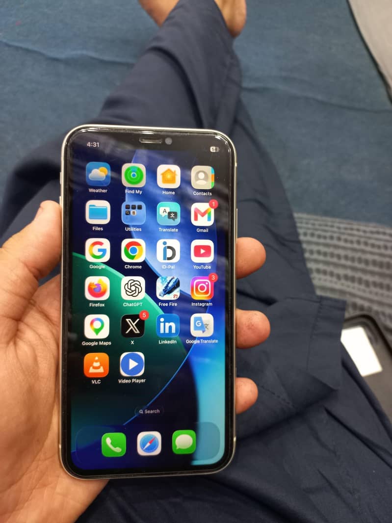 Apple iPhone 11 3