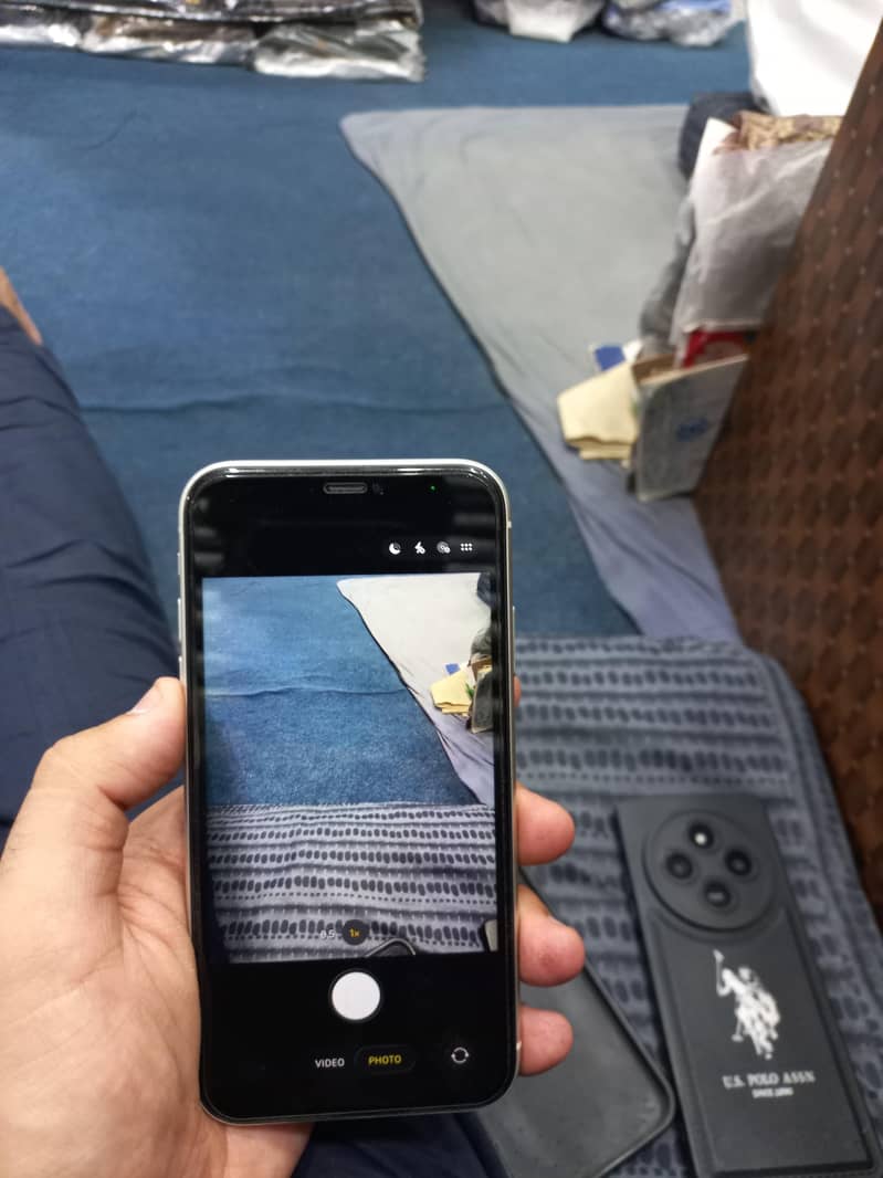 Apple iPhone 11 5