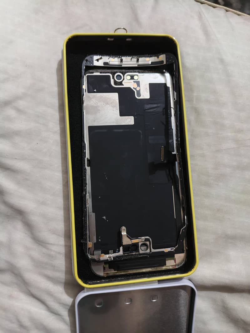 Apple iPhone 14 Pro Max 9
