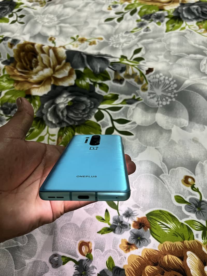 One Plus 8 Pro 0