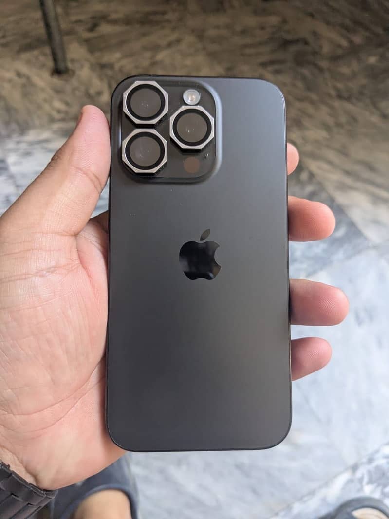 Apple iPhone 15 Pro 0