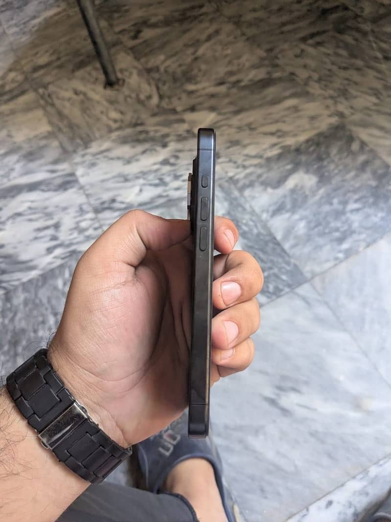 Apple iPhone 15 Pro 1