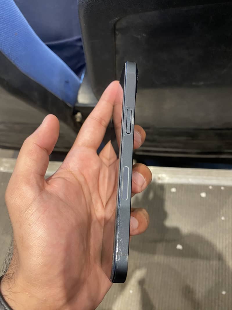 Apple iPhone 13 1