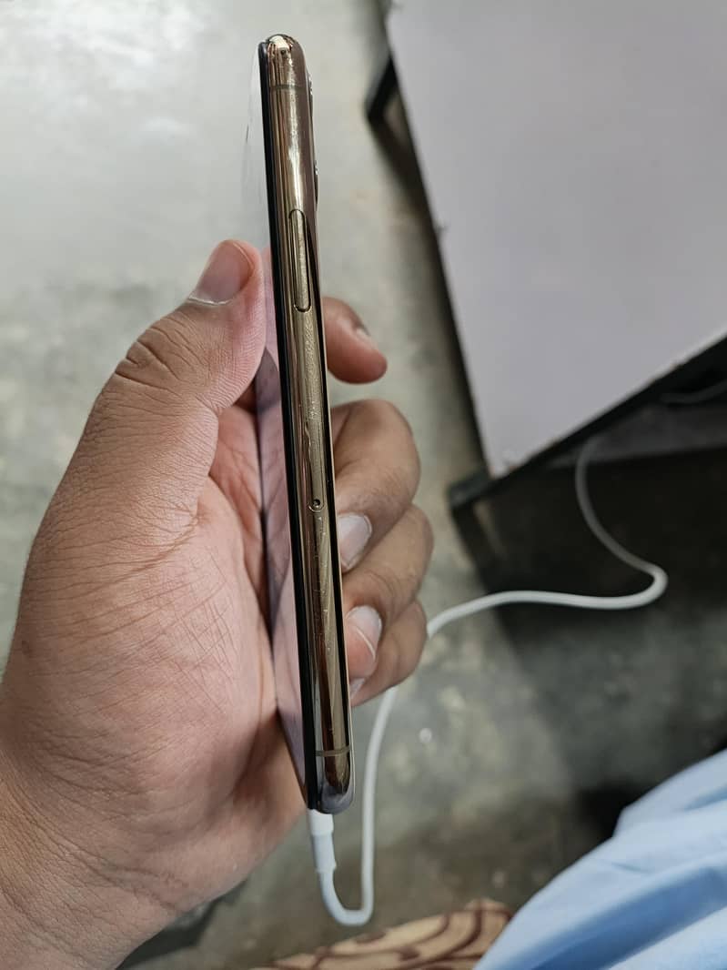 iphone 11 pro 2