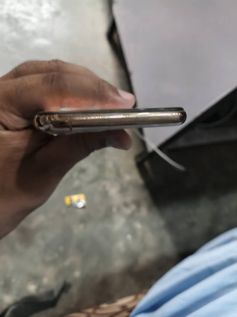 iphone 11 pro 6