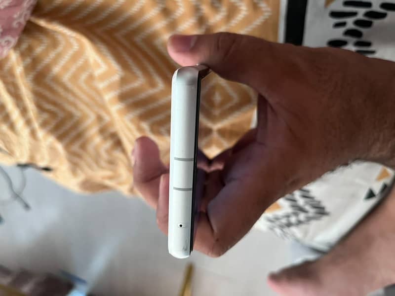 Google Pixel 7a 4