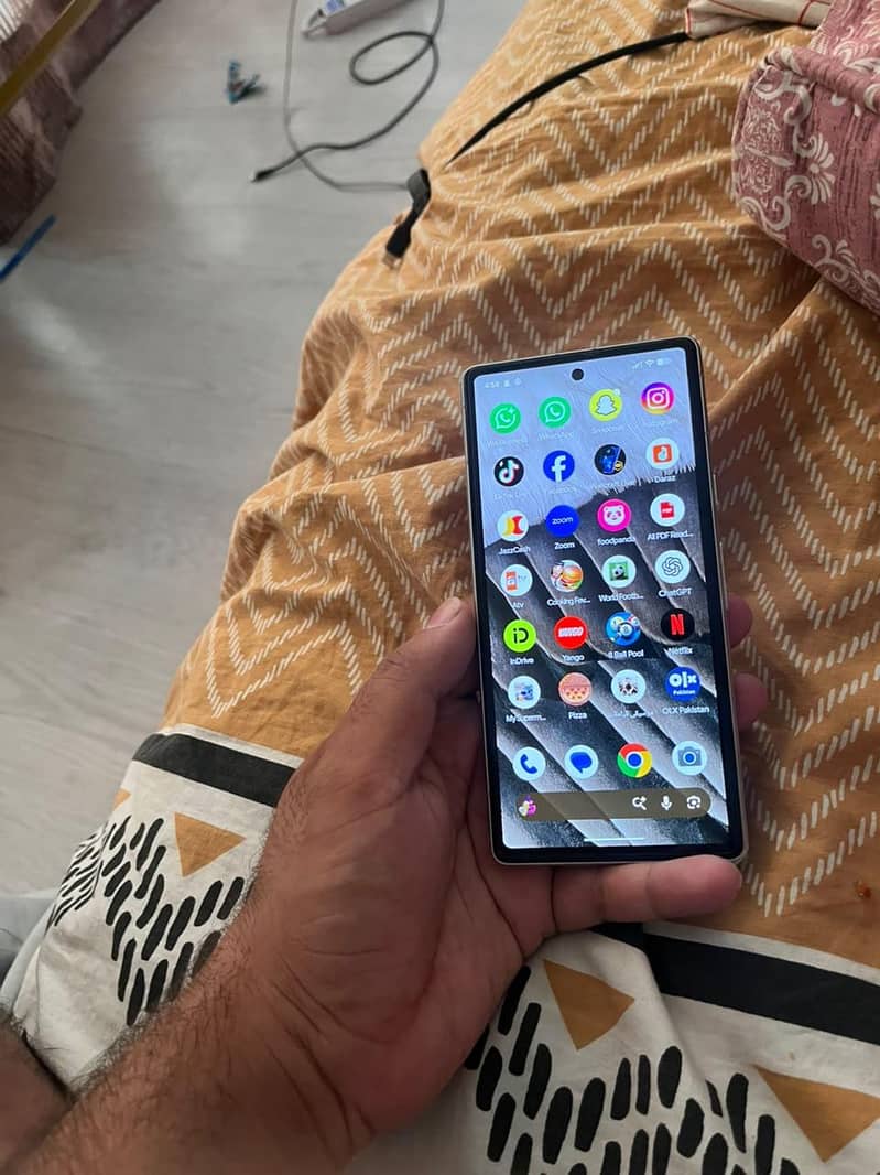 Google Pixel 7a 5