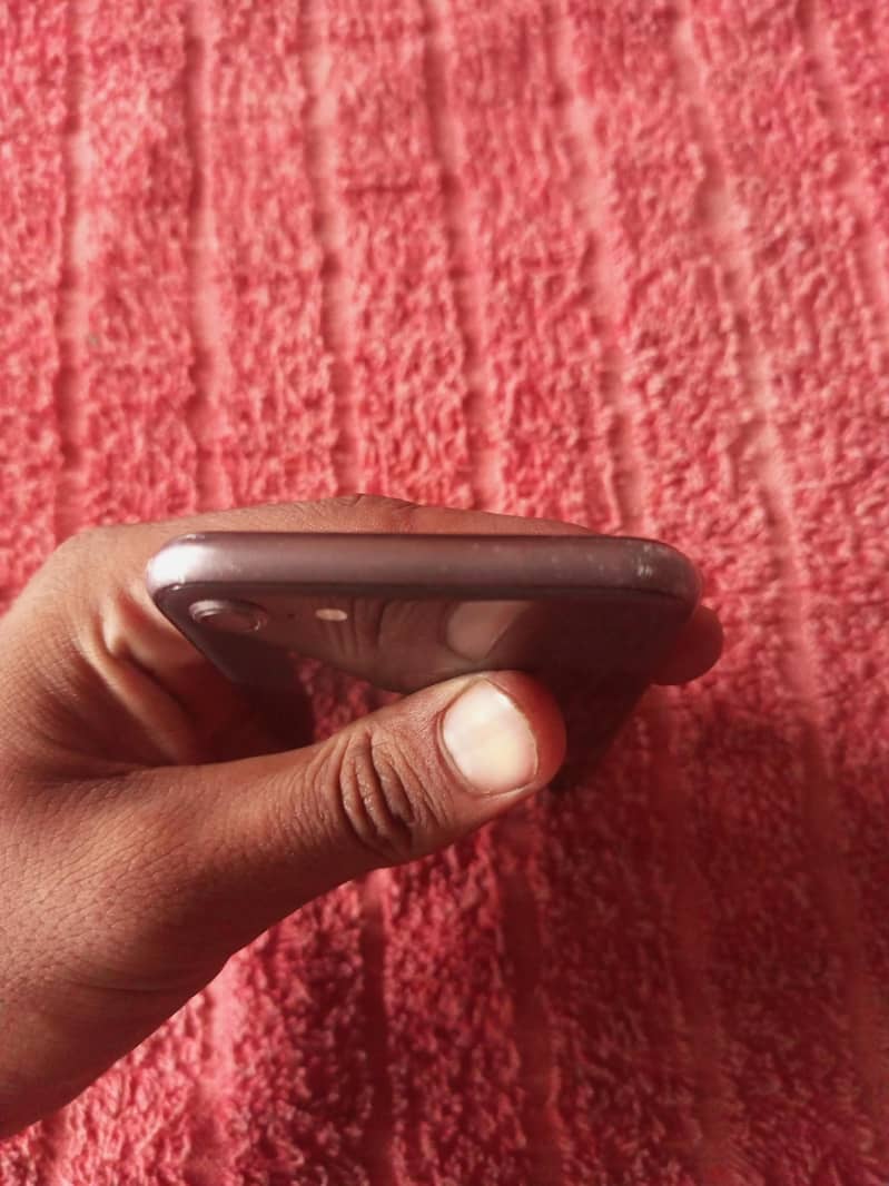 Apple iPhone 8 5