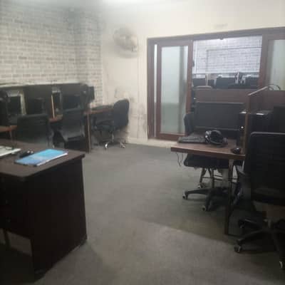 Beautiful office space for call center on main shahrah Faisal