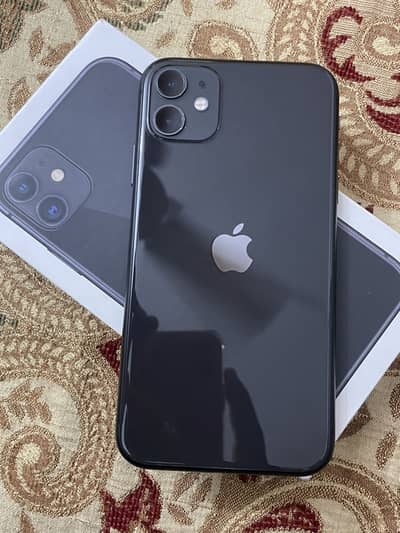 Apple iPhone 11 in good condition 10/10 scratch less
