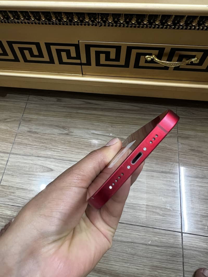 Apple iPhone 13 4