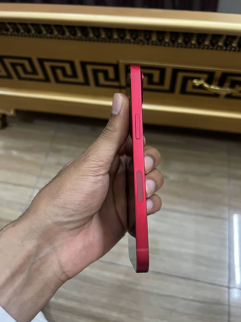 Apple iPhone 13 5