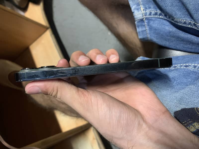 Apple iPhone 13 Pro 1