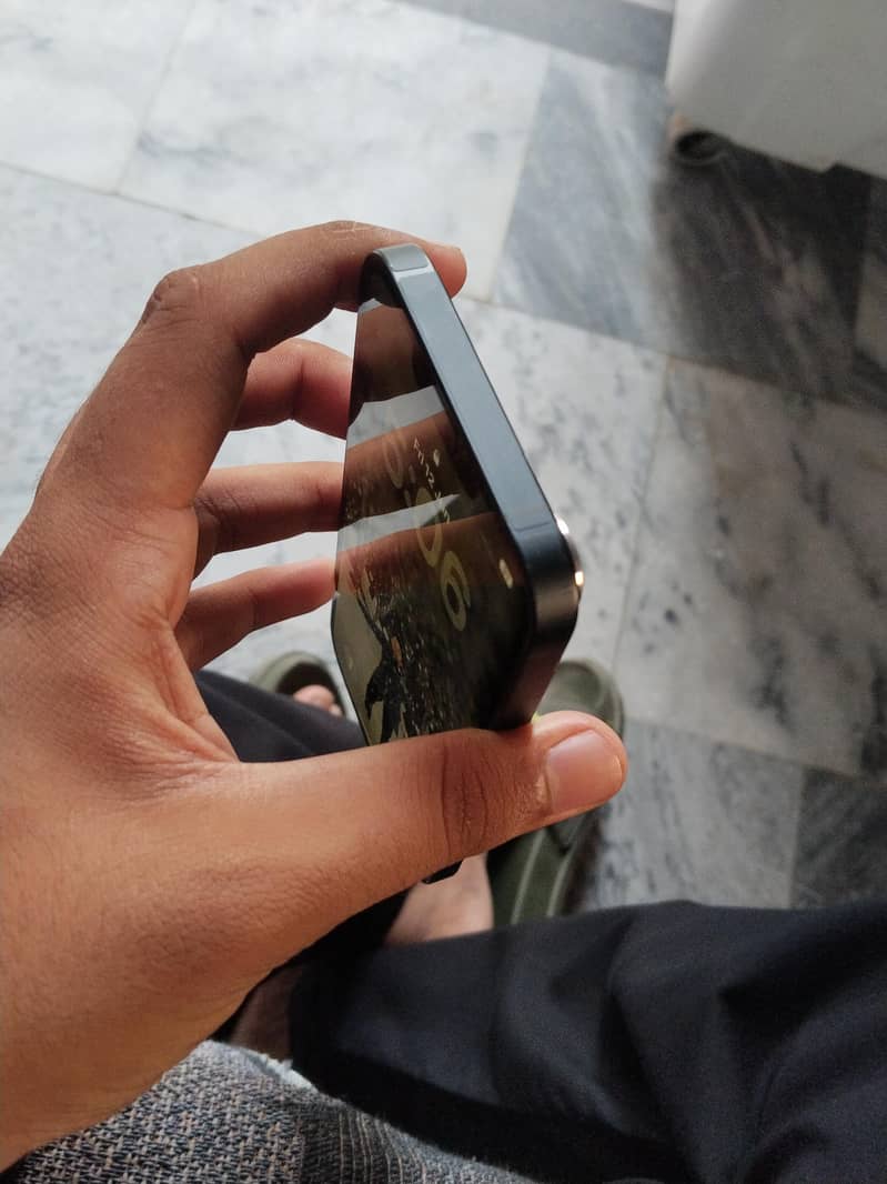 Apple iPhone 13 7