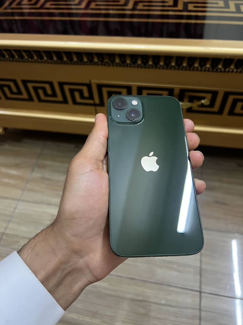 Apple iPhone 13 0