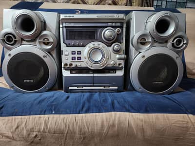 ​Powerful Samsung Mini Component System (VCD/CD/Cassette)