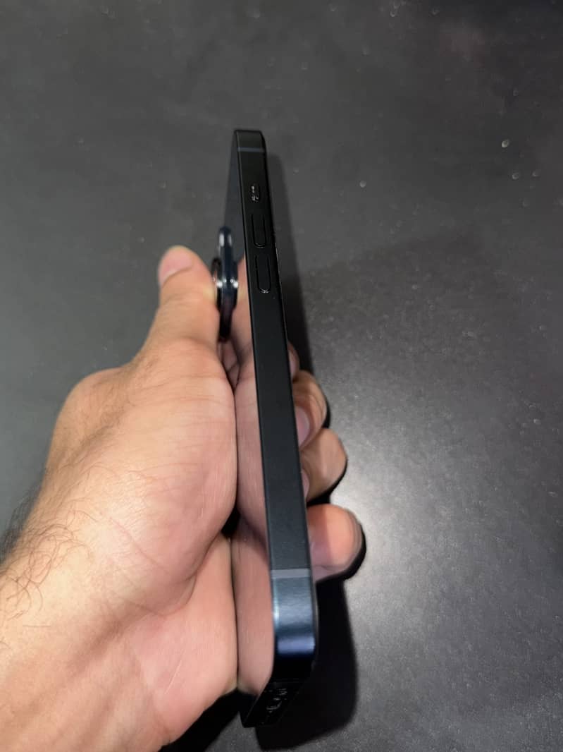 Apple iPhone 14 3