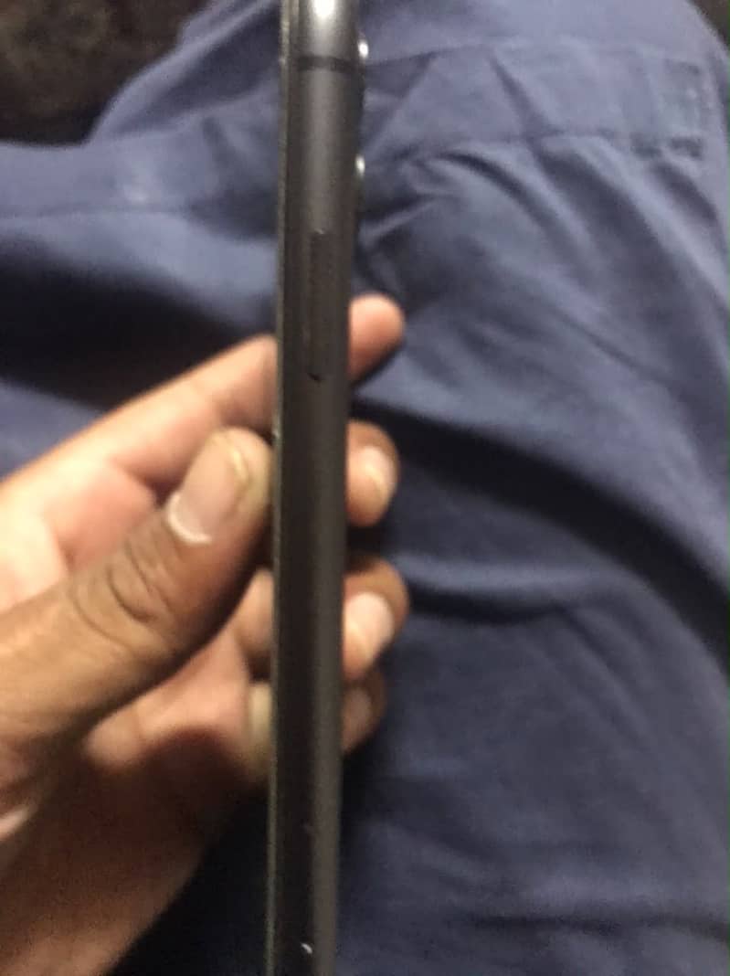 Apple iPhone 11 3