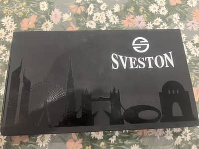 Sveston men watch