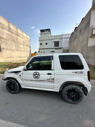 Mitsubishi Pajero Mini 2008