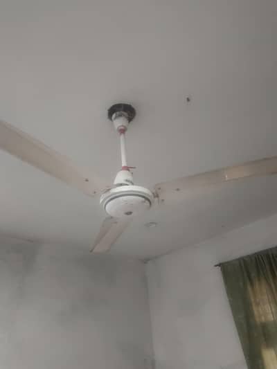 Used Ceiling Fan For Sale – Excellent Working Condition 
