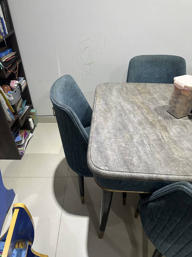 Dinning Table 3