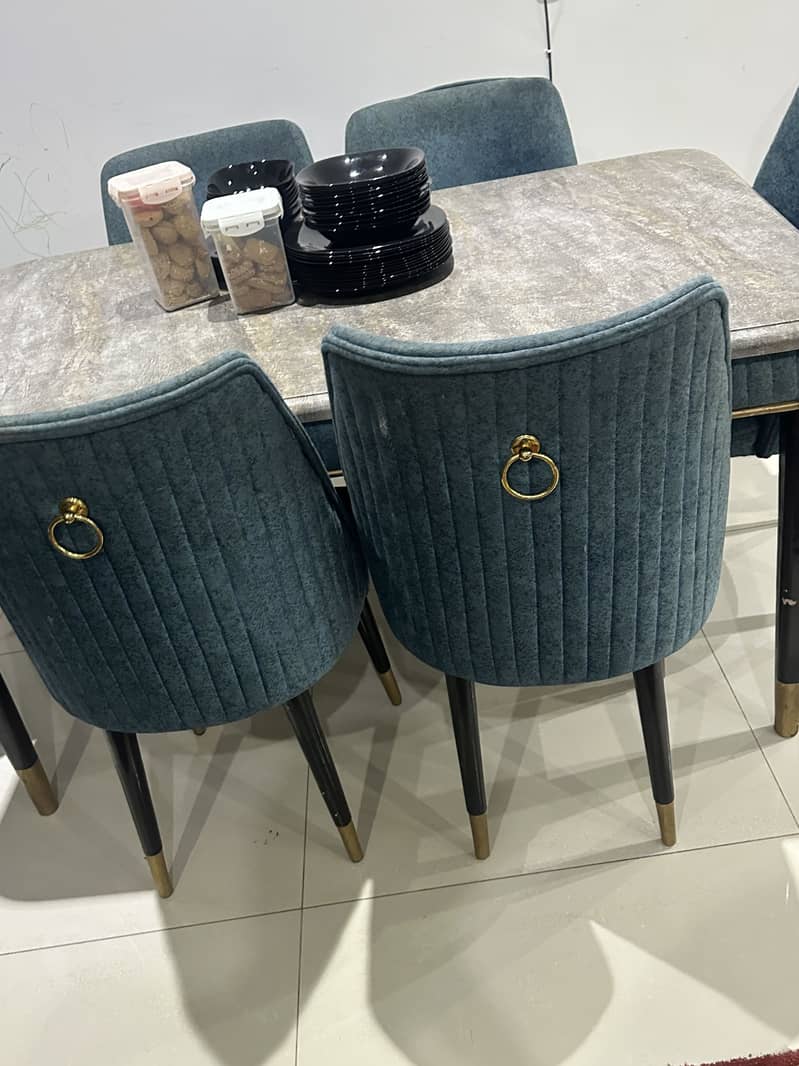 Dinning Table 4