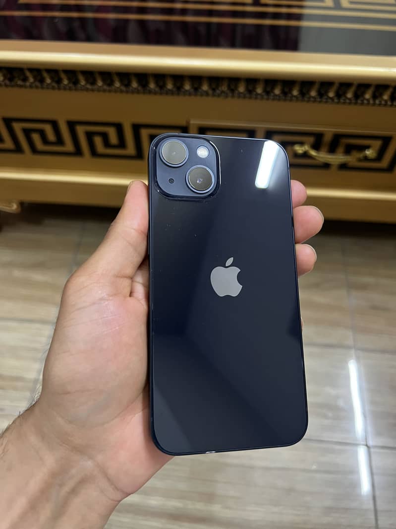 Apple iPhone 13 0