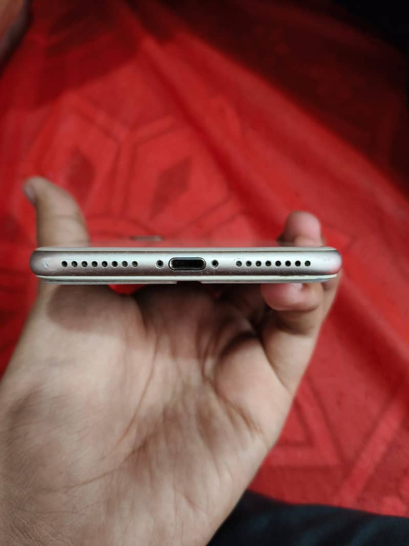 Apple iPhone 8 Plus 5