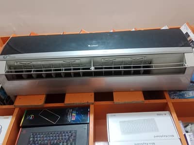 mint condition DC inverter 1.5
