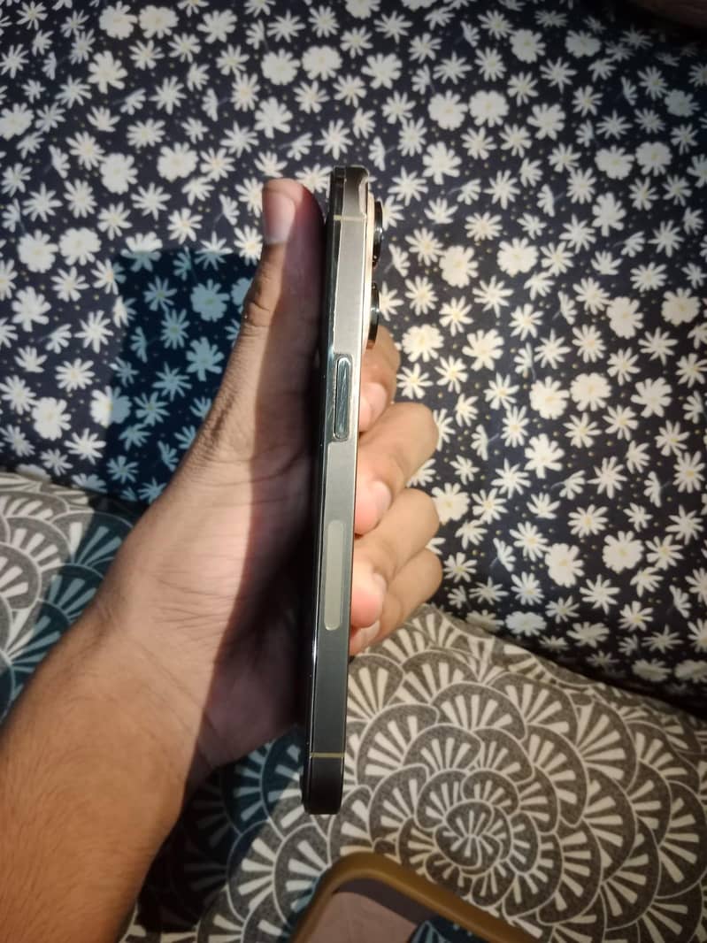 Iphone 14 pro 4