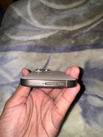 Apple iPhone 16 Pro