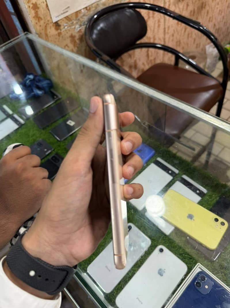 Google Pixel 8 4