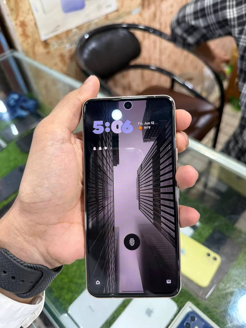 Google Pixel 8 7