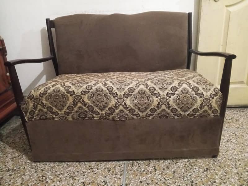 2 seater sofa 0