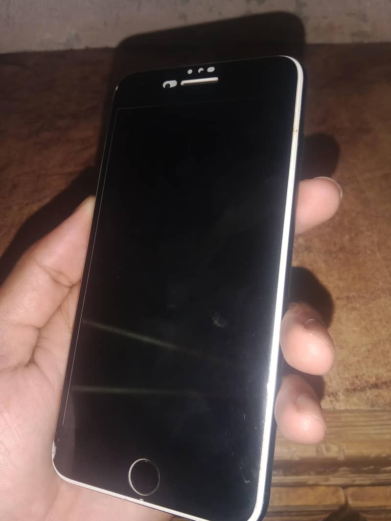 Apple iPhone 7 Plus 1