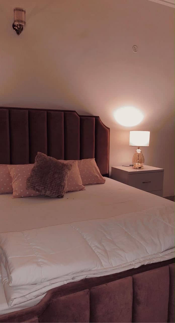Modern bed 0