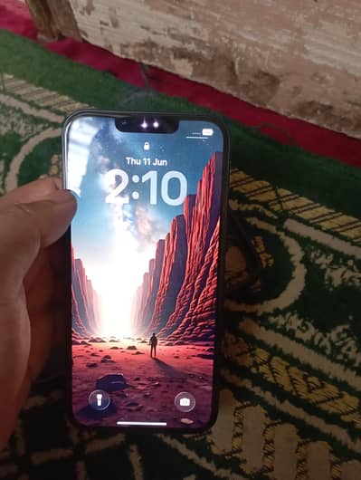 Apple iPhone 13