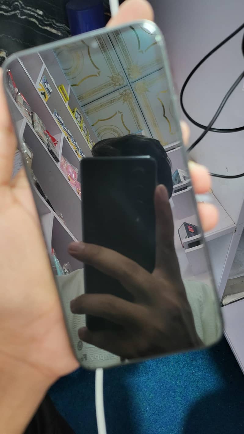Apple iPhone X 4