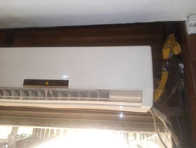 Dawlance AC 1.5 Ton with Remote – Excellent Working