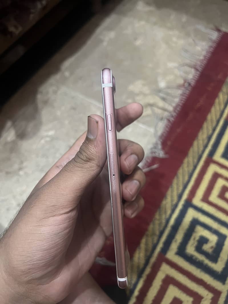 Apple iPhone 7 Plus 5